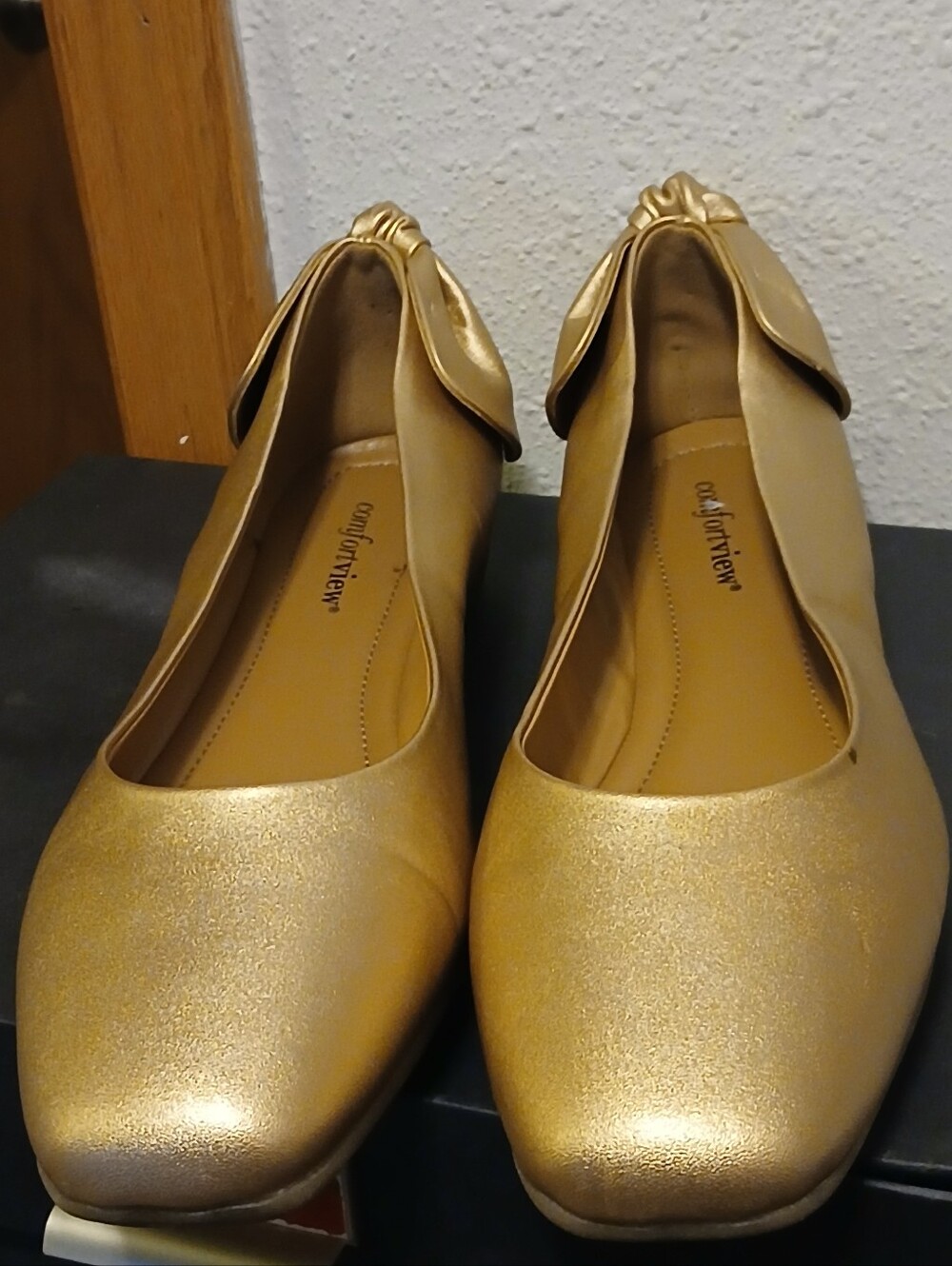 Comfortview Delia Gold Metallic Ballet Flats Women’s Size 12W Bow Detail
